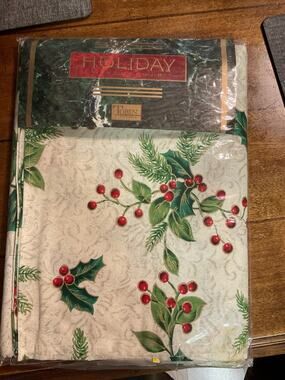 Holiday Tablecloth Holly Damask Berries Cotton 60” x 70” Oblong NIP